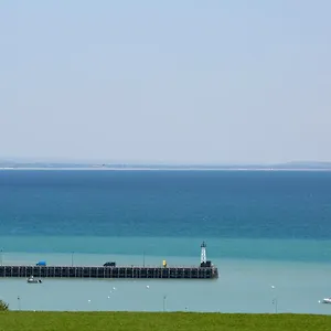 3* Affittacamere La Metairie-du-vauhariot - Ou - Piscine Chauffée - Vue Et Mont Saint Michel Et Gr34 - Résidence Hôtelière